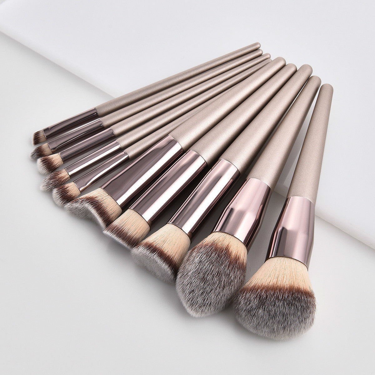 Eye shadow brush